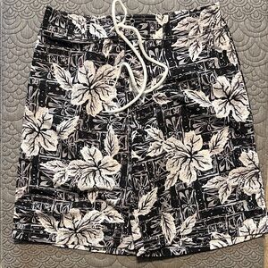 Men's Black and White Floral Cargo Shorts